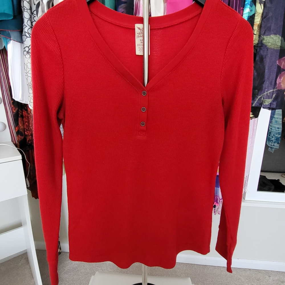 Faded Glory Red Buttoned Long Sleeve Top